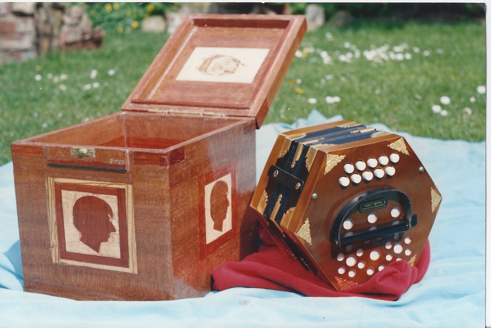 A concertina